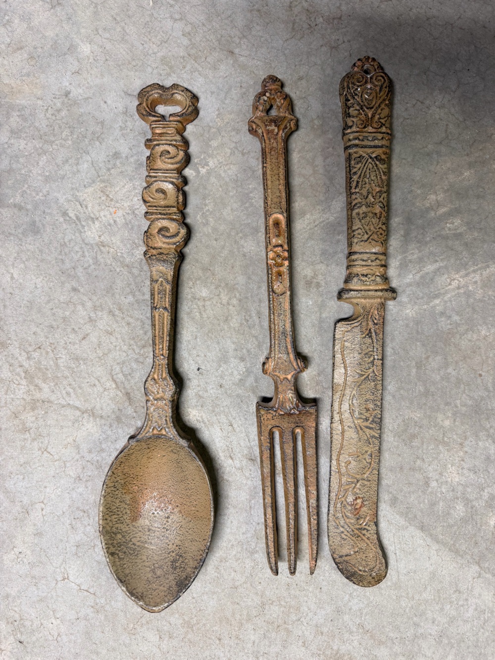 Decorative Antique-Style Gold Flatware Wall Set - Spoon, Fork & Knife